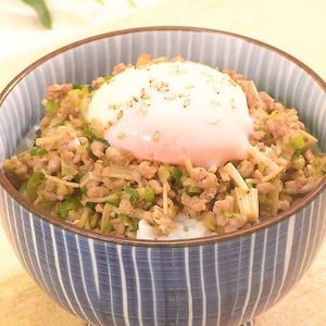 えのきと豚ひき肉のオイスター丼