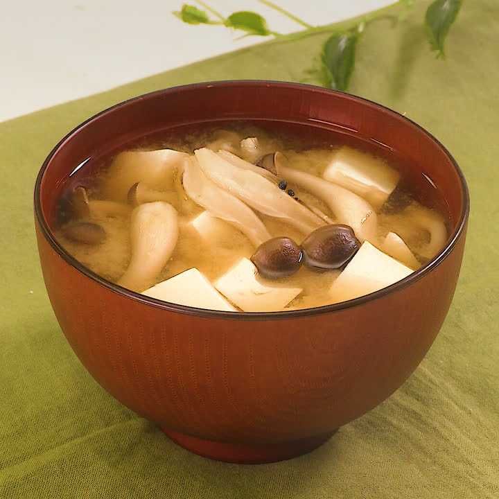 しめじと豆腐の味噌汁