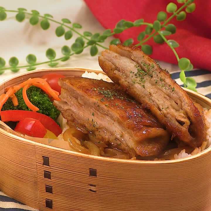 トンテキ丼弁当
