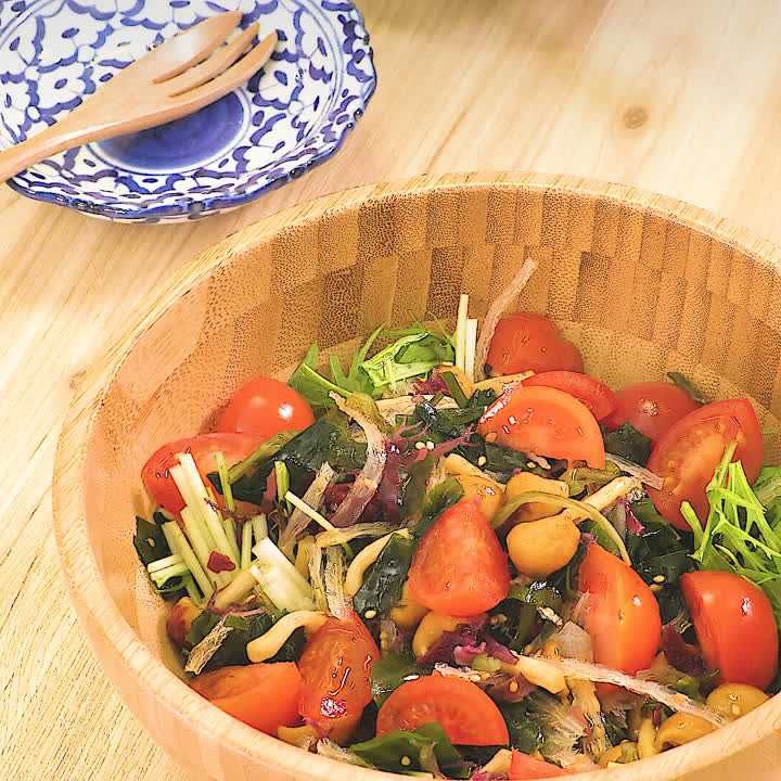 なめこと海藻のサラダ