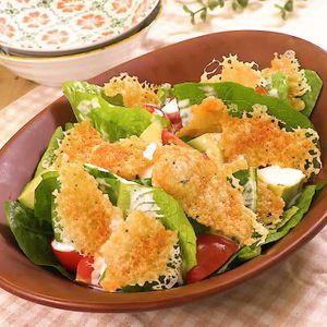 カリカリチーズのシーザーサラダ
