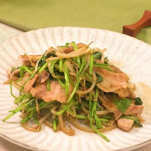 「豚肉とせりの中華炒め」のレシピ動画