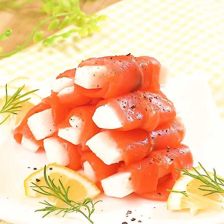 長芋のスモークサーモン巻き