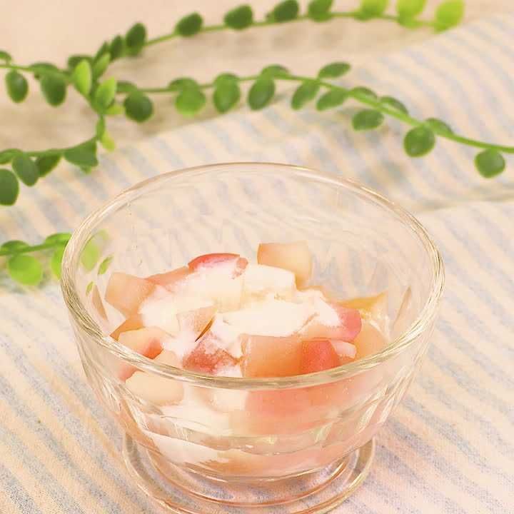 りんごのはちみつヨーグルトがけ
