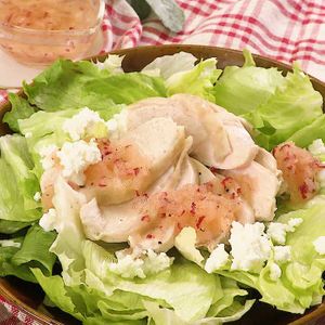 りんごの蒸し鶏サラダ