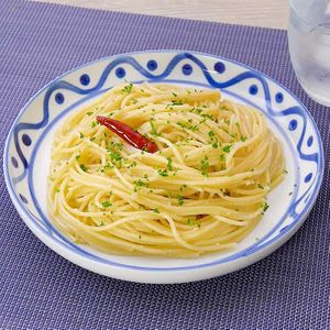 「簡単に作れる基本のペペロンチーノ」のレシピ動画