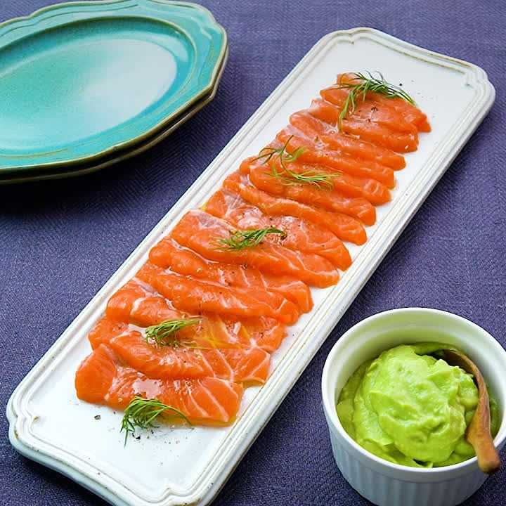 アボカドマヨネーズのカルパッチョ