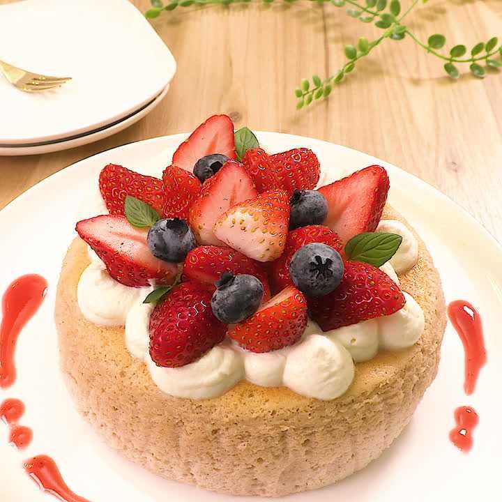 いちごのスフレチーズケーキ