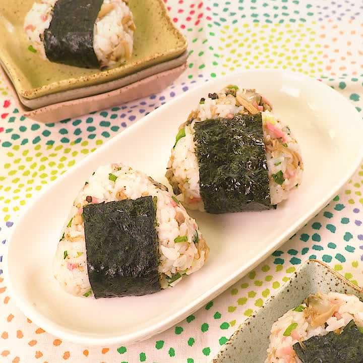 あさりの混ぜご飯ミニおにぎり