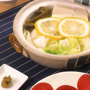 「白菜と柚子の湯豆腐」のレシピ動画