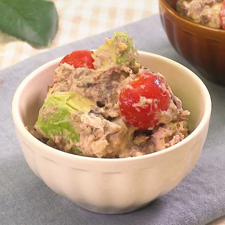 トマトとサバ缶のマヨわさ和え