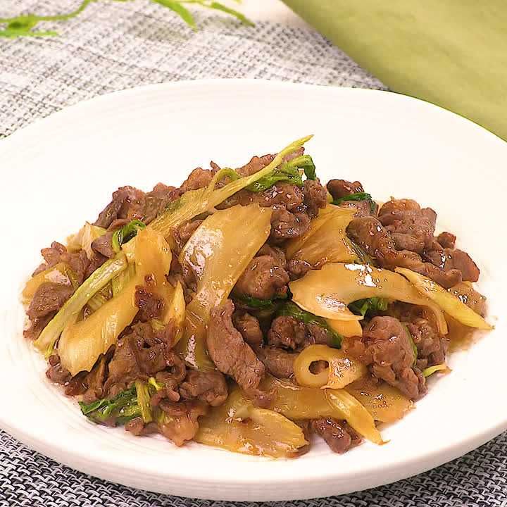 セロリと牛肉の細切り炒め