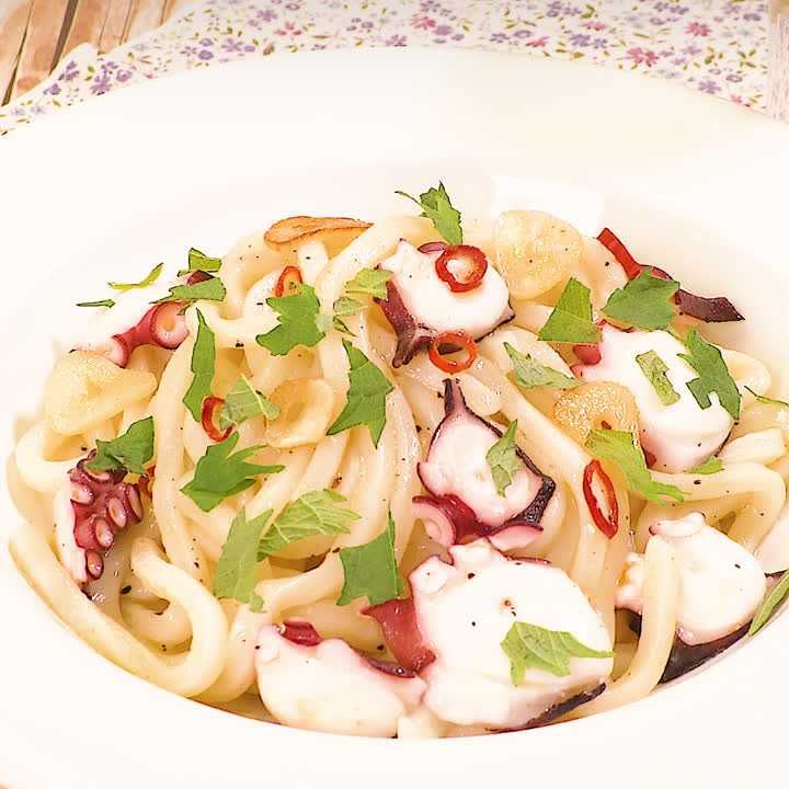 たこと大葉のうどんペペロン