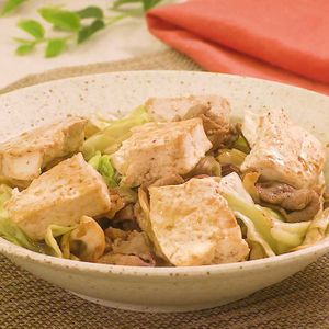 「キャベツと豆腐のピリ辛炒め」のレシピ動画