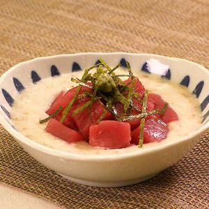 「自然薯とろろのマグロ山かけ」のレシピ動画