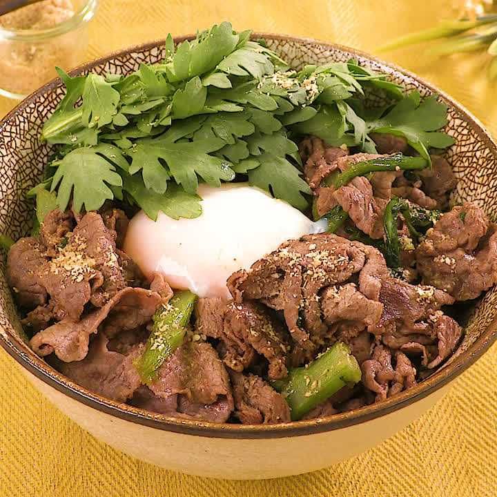 春菊と牛肉の薬味ダレ丼