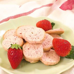お口に風味広がる いちごのスノーボールクッキーのレシピ動画 作り方 Delish Kitchen