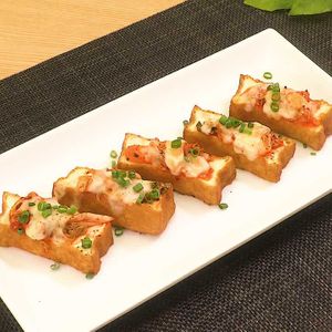 「厚揚げのキムチーズボート」のレシピ動画