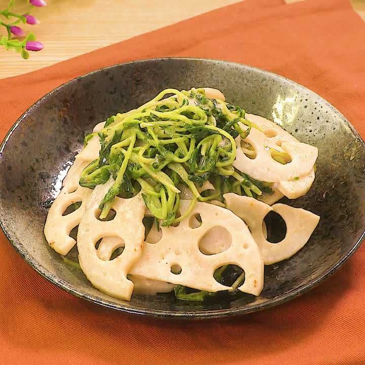 お酒のお供に！ 豆苗とれんこんのマヨ炒めのレシピ動画・作り方
