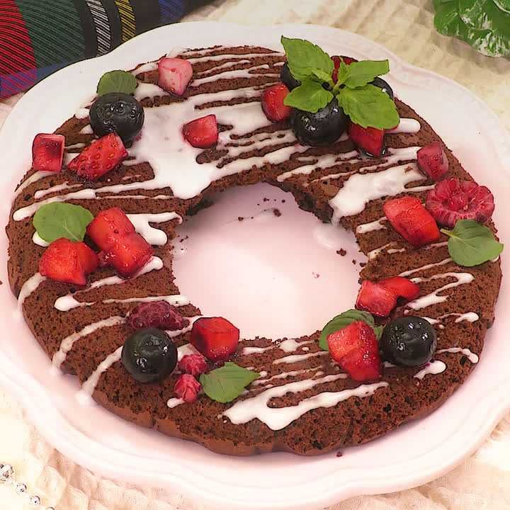 オーブンいらずで簡単 クリスマスリースケーキのレシピ動画 作り方 Delish Kitchen