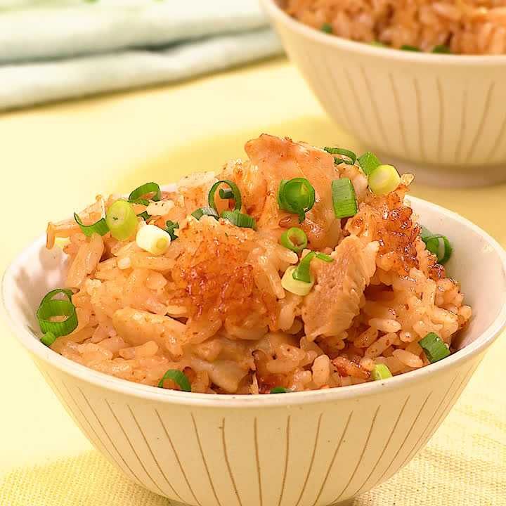 炊飯器におまかせ！ えのきと鶏肉の甘辛炊き込みご飯のレシピ動画