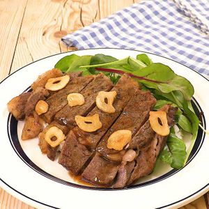 「ガーリックステーキ丼」のレシピ動画