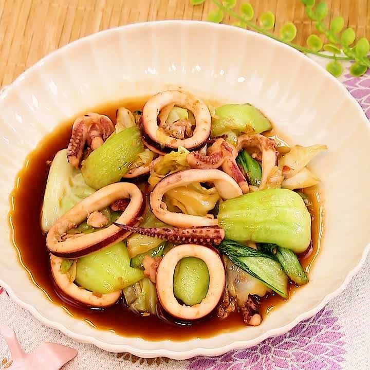 キャベツとイカの中華炒め