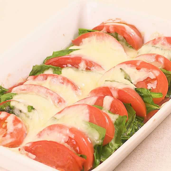 トマトとほうれんそうのオーブン焼き