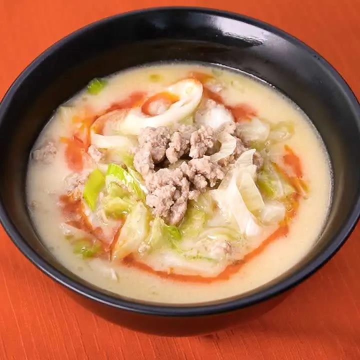 キャベツの豆乳担々風スープ