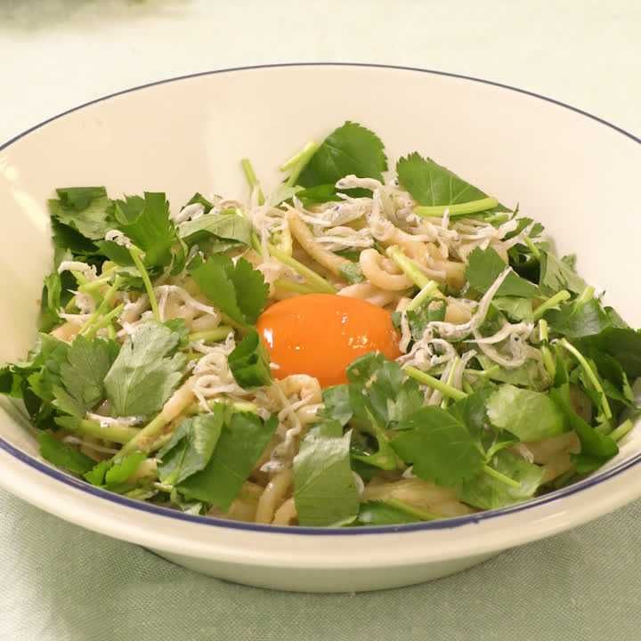 じゃことみつばのカルボナーラうどん