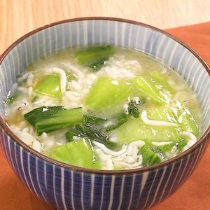 「チンゲン菜としらすのおかゆ」のレシピ動画