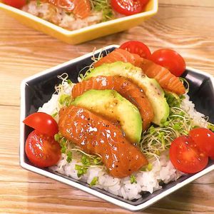 「オイル漬けサーモンの丼」のレシピ動画