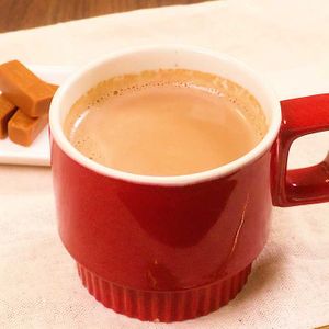 「ホットキャラメルラテ」のレシピ動画