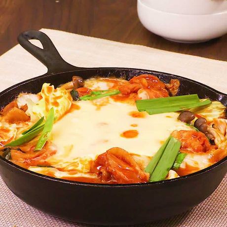 もちとチーズのwとろーり 餅入りチーズタッカルビのレシピ動画 作り方 Delish Kitchen