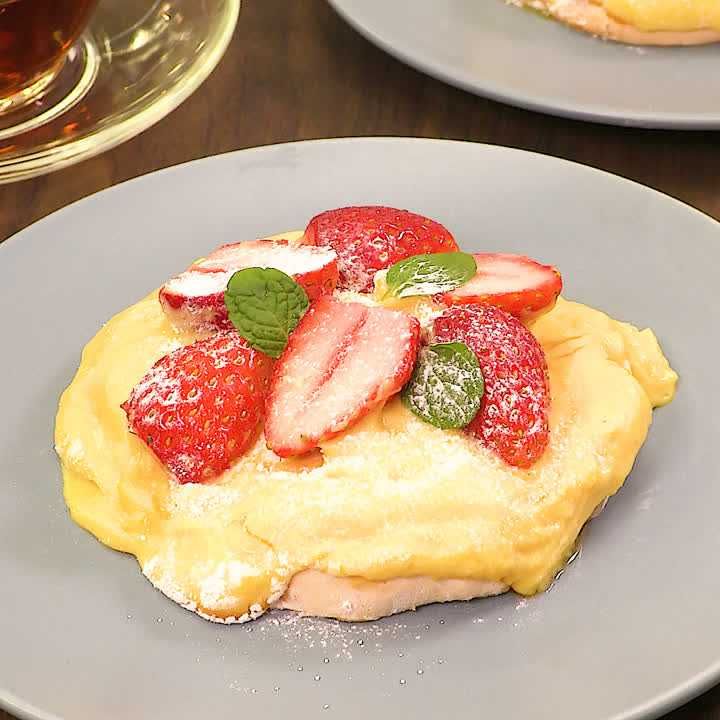いちごカスタードのパブロバ
