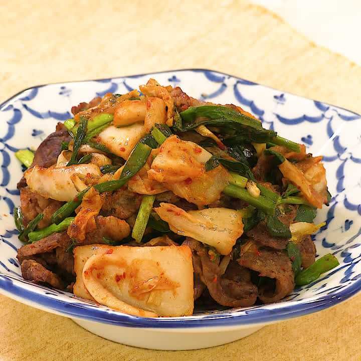 ニラと牛肉のごまキムチ炒め