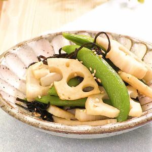 スナップえんどうとレンコンの塩昆布蒸し