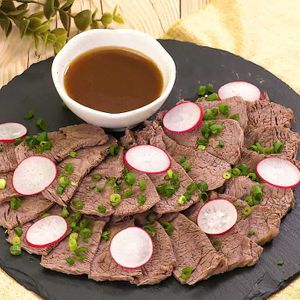 牛すね肉のカルパッチョ風