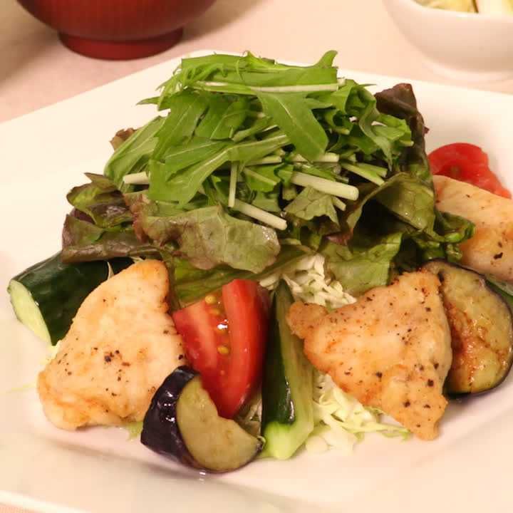 鶏むね肉と野菜の香辛だれ