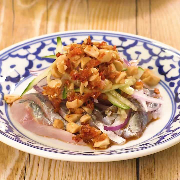 桜えびソースのお刺身サラダ