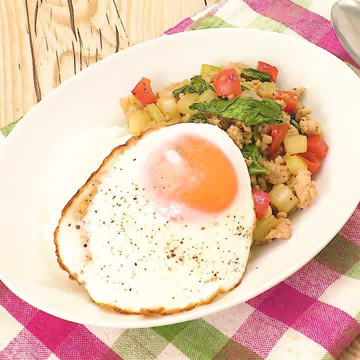 セロリのガパオ風ライス