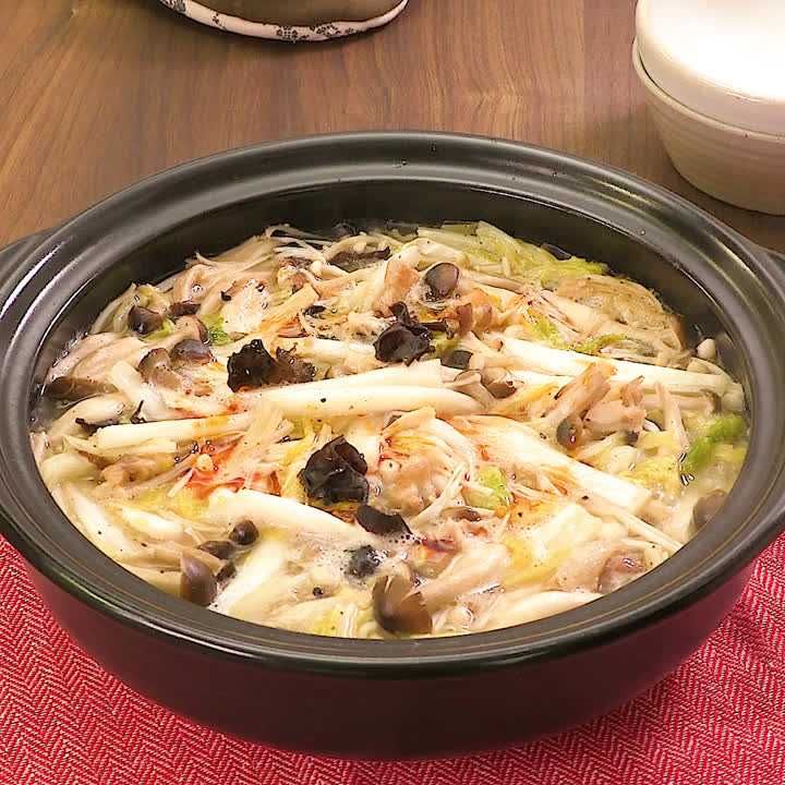 豚肉ときのこの酸辣湯鍋