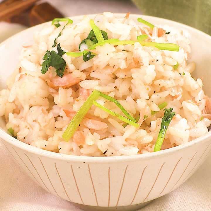 三つ葉と鮭のバター醤油ごはん