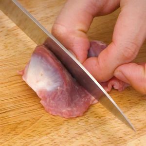 「鶏肉を美味しく食べるコツ＜砂肝編＞」のレシピ動画