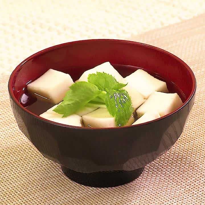 はんぺんと三つ葉のすまし汁