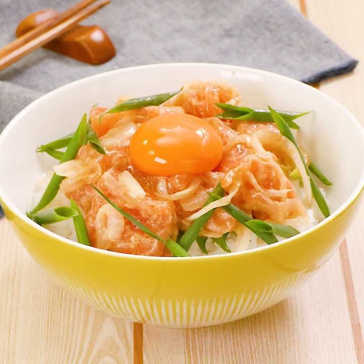 とろたまサーモン丼
