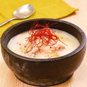 「炊飯器でサムゲタン風」のレシピ動画