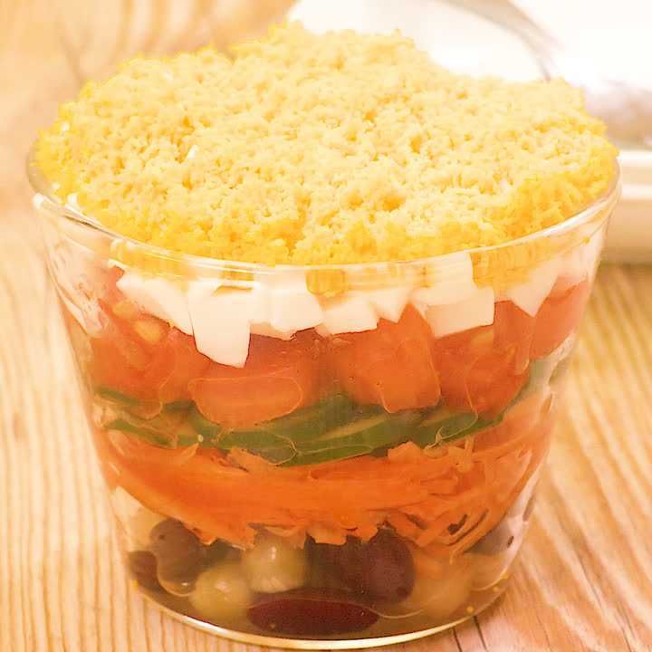 野菜と豆のレイヤーサラダ