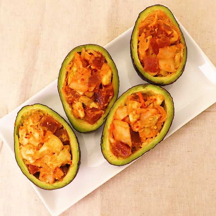 アボカドのまぐろキムチ詰め