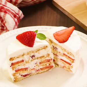 「いちごのビスケットショートケーキ」のレシピ動画